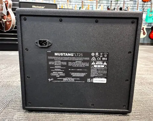 Fender - Mustang LT25 2